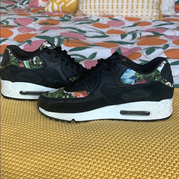 womens nike air max floral print